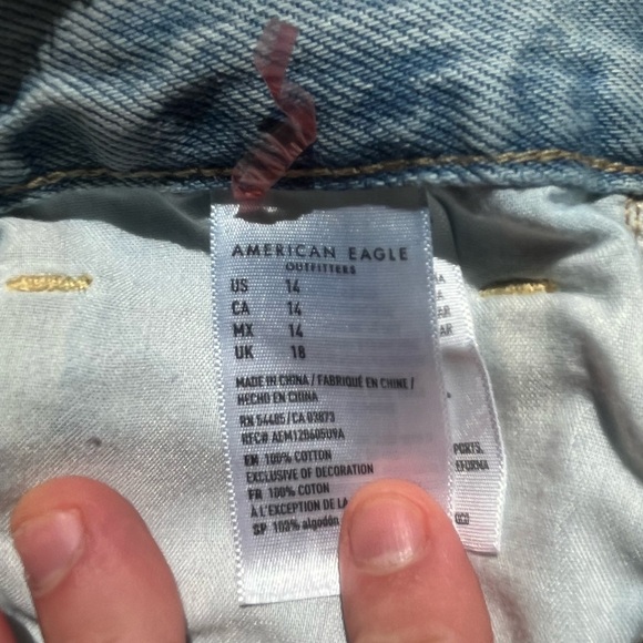 American Eagle Hi Rise Mom Short ⭐️ (2/$40) - Picture 4 of 5